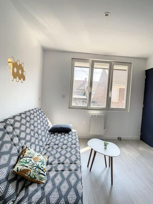 Cosy T2 Wifi Parking Proche Gare Centre Ville Saint-Quentin  Bagian luar foto