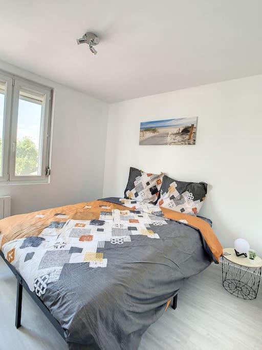 Cosy T2 Wifi Parking Proche Gare Centre Ville Saint-Quentin  Bagian luar foto